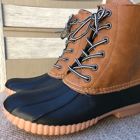 NIB sz 7 Upton Duck Toe Boot - Picture 6 of 13
